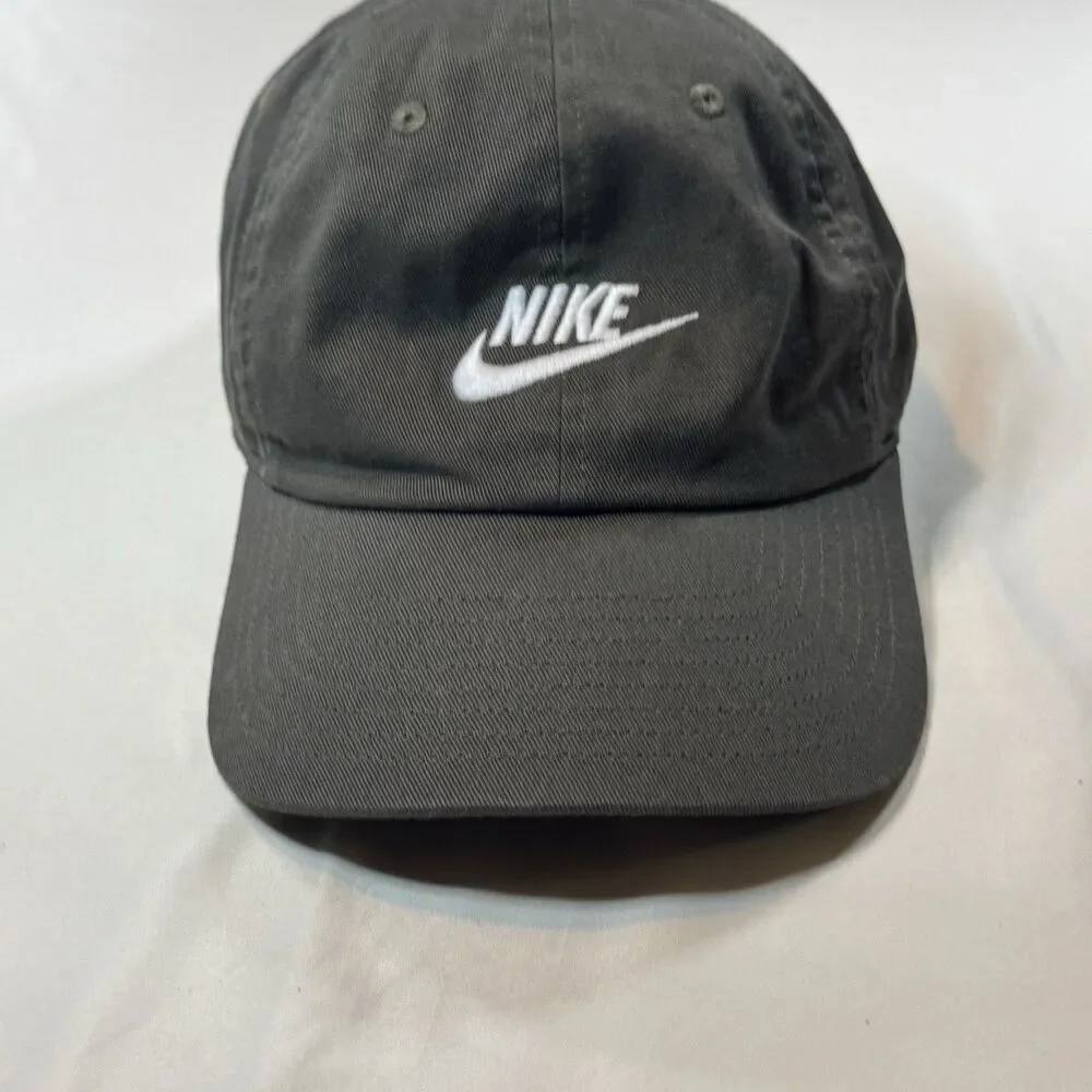 Nike classic club